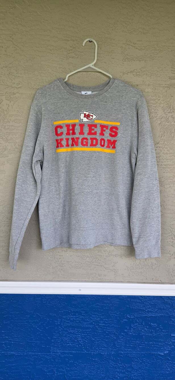 NFL Team Apparel Kansas City Chiefs Sweatshirt Size M Grey Chiefs Kingdom